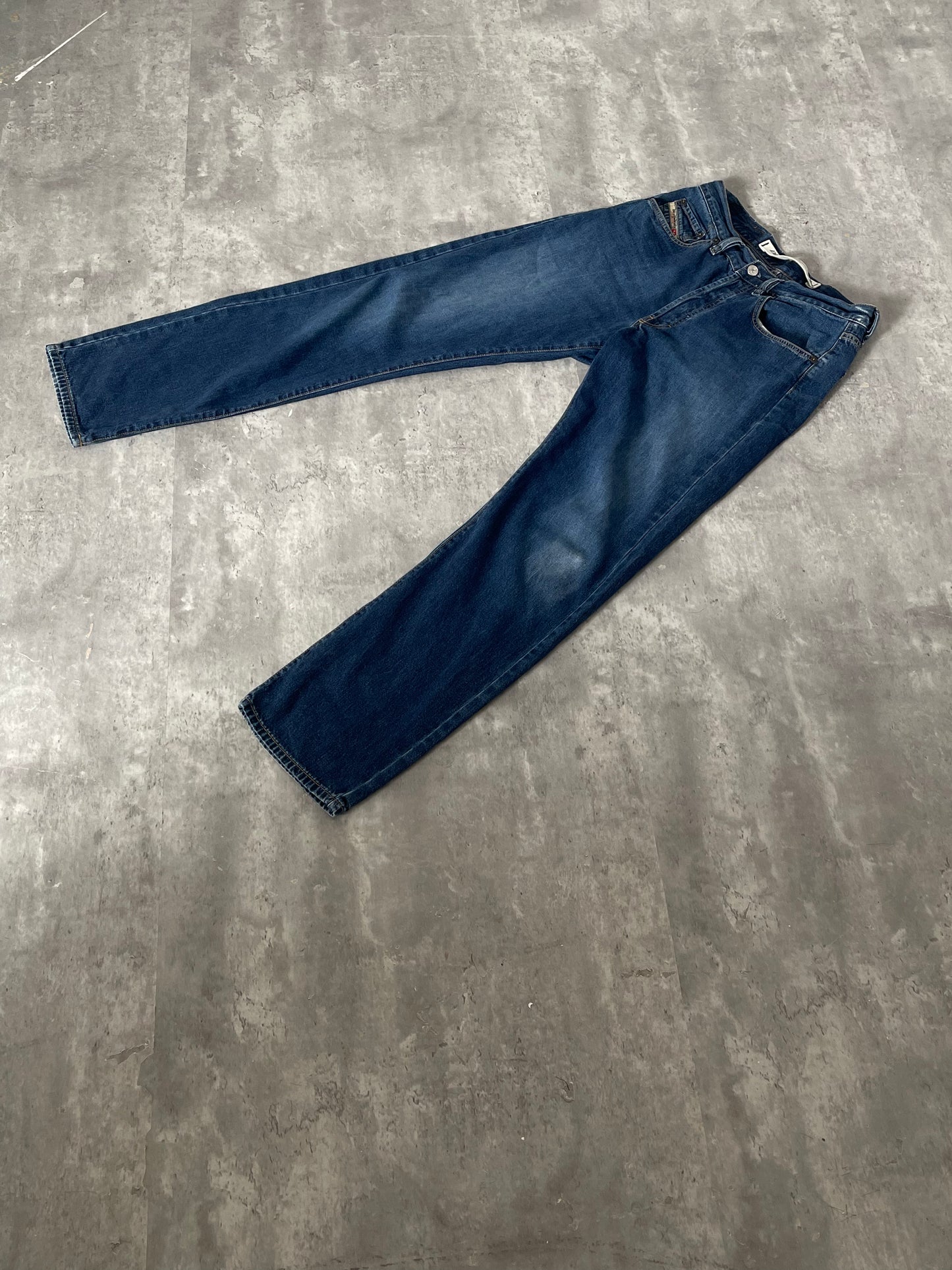 VINTAGE "DIESEL" DARK BLUE WASH DENIM JEAN