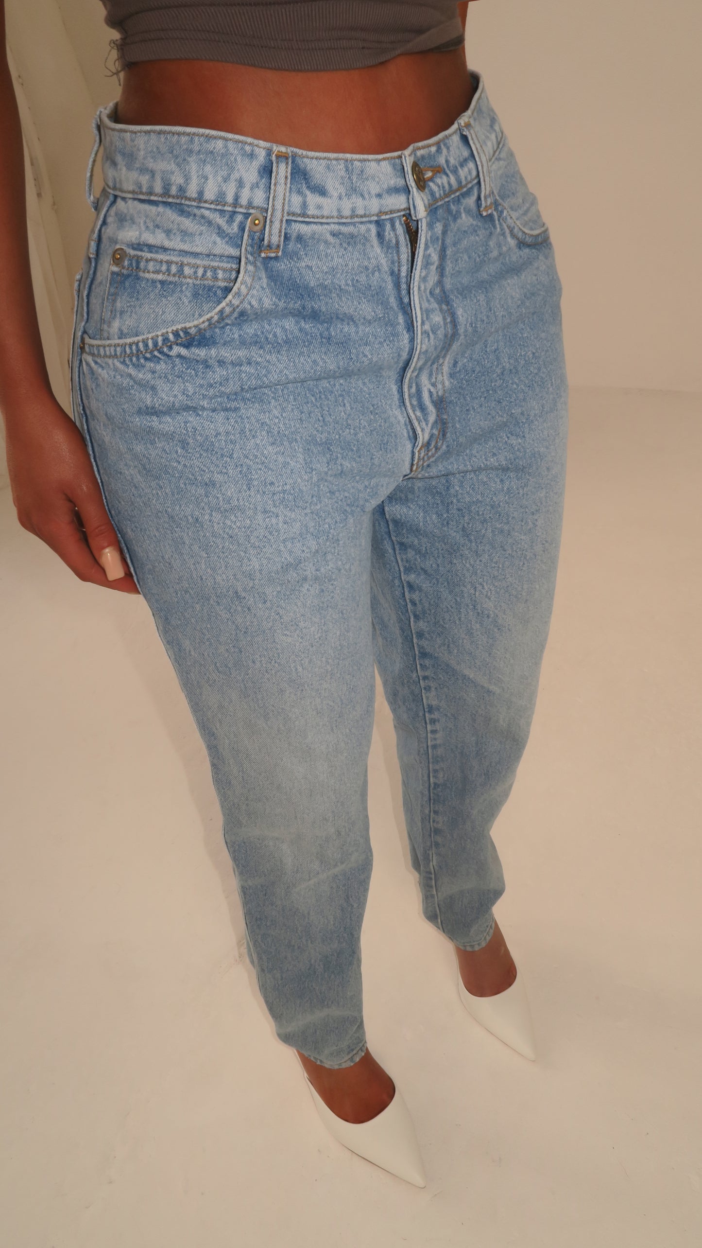 VINTAGE "FADE OUT" LIGHT BLUE WASH DENIM JEAN